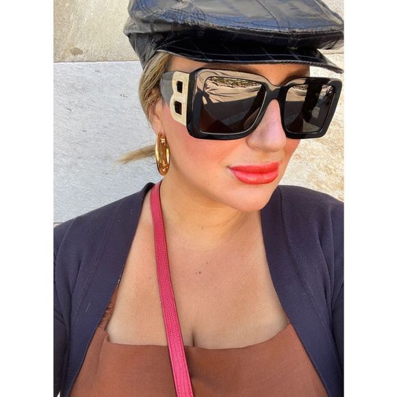 Burberry Accessories - Burberry sunglasses